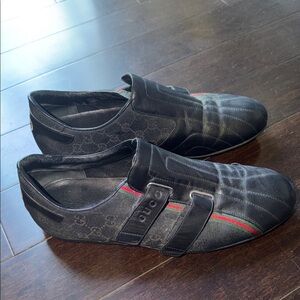 Gucci Black Leather Men's Sneakers with Red and Green Stripes